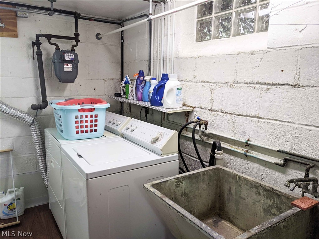 21359 Eaton Road Cleveland, OH 44126 - Photo 17 of 20 Laundry/Powder Room