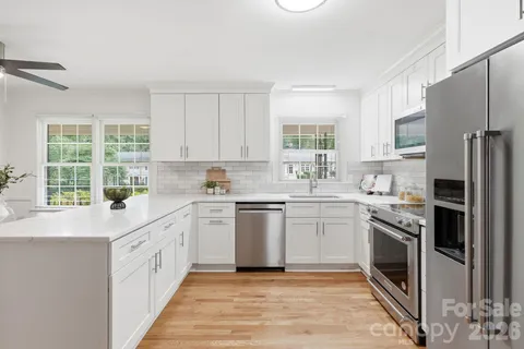 $919,999 | 926 Shady Bluff Drive, Charlotte, NC 28211