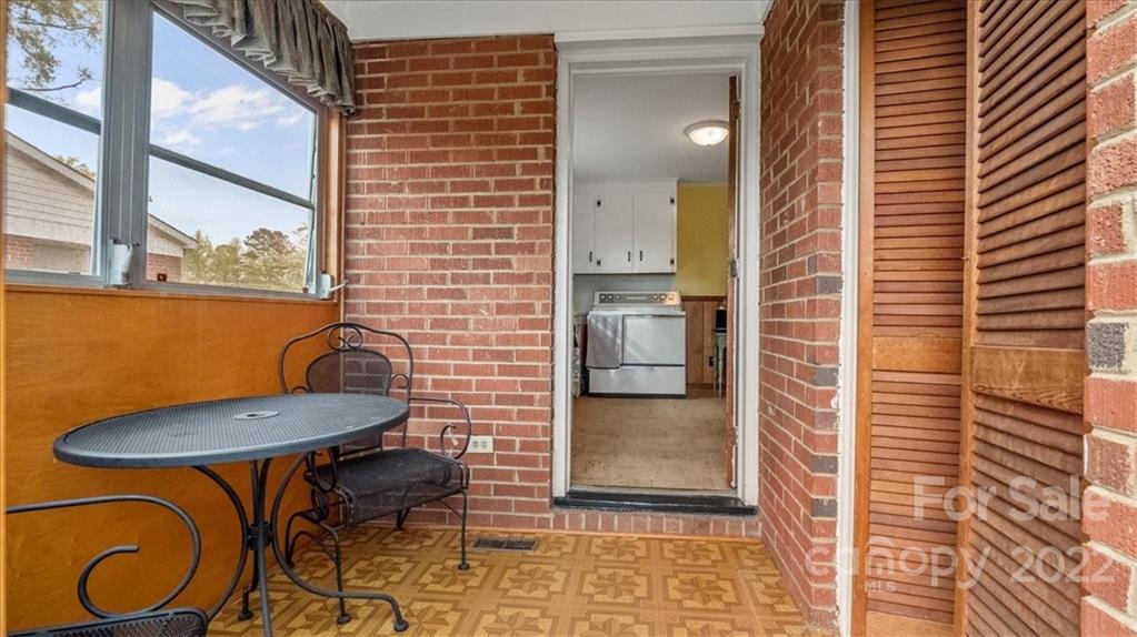 2443 Eaton Road Charlotte, NC 28205 - Photo 12 of 26 Gallery Image 12