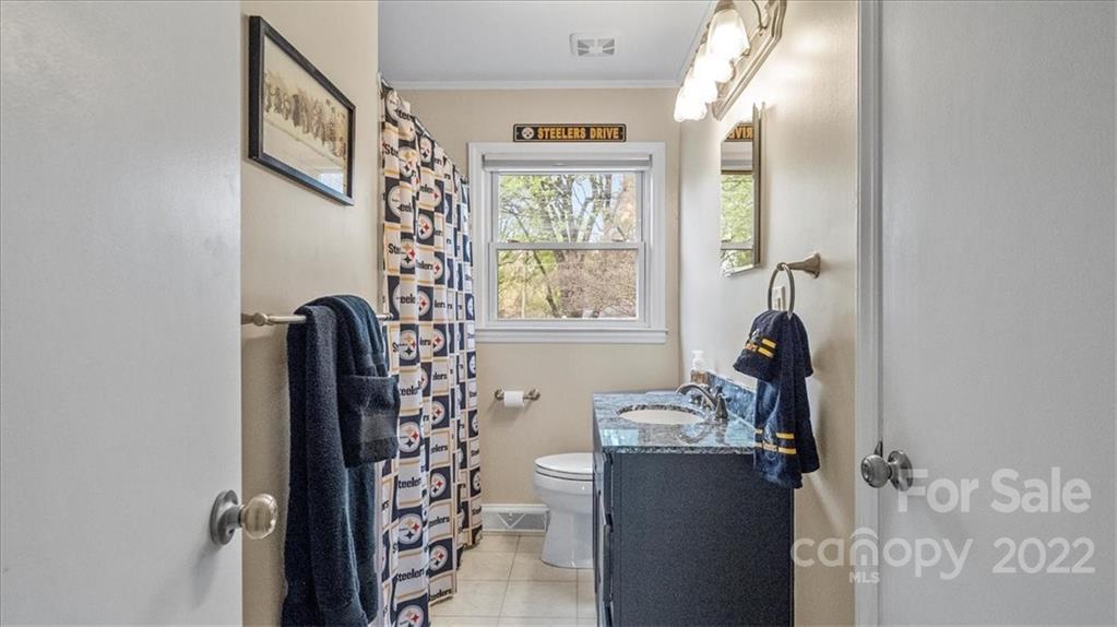 2443 Eaton Road Charlotte, NC 28205 - Photo 14 of 26 Gallery Image 14