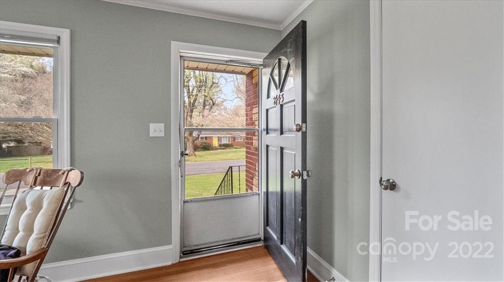 2443 Eaton Road Charlotte, NC 28205 - Photo 3 of 26 Gallery Image 3