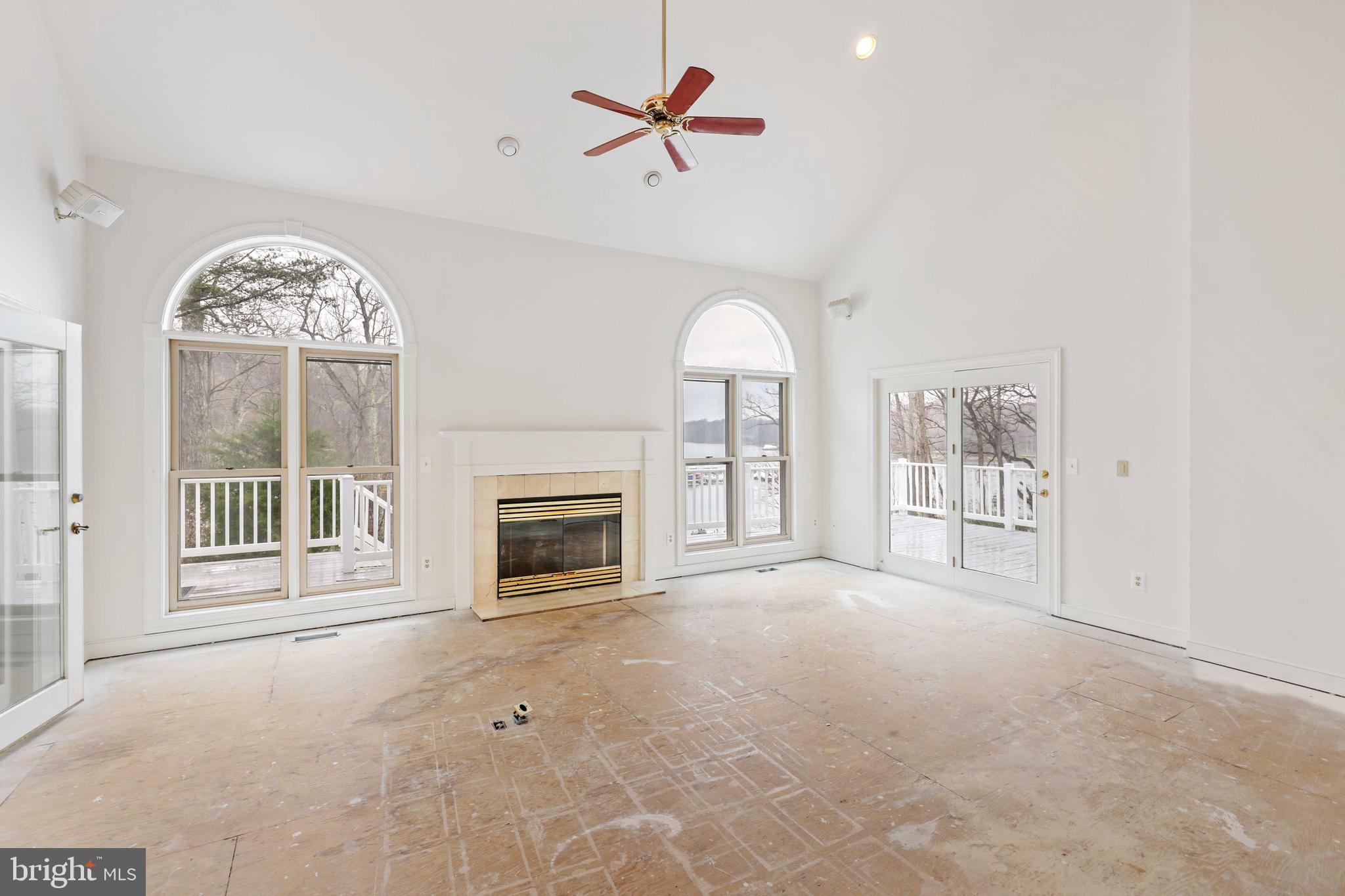 575 Laurel Road Riva, MD 21140 - Photo 6 of 22 2 story Family Room with fireplace
