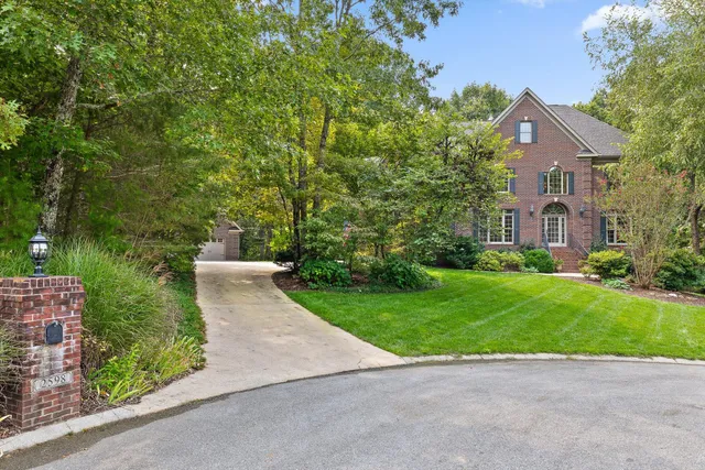$1,649,900 | 2598 Bristlecone Lane, Signal Mountain, TN 37377