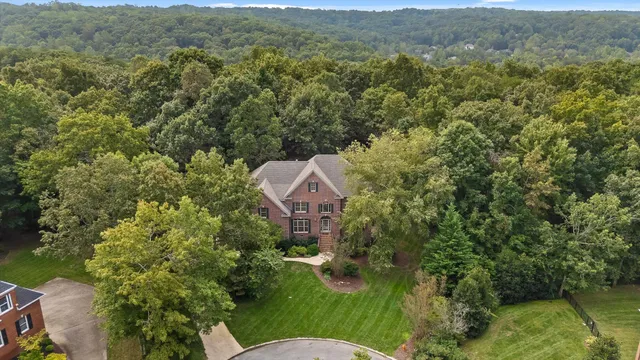 $1,649,900 | 2598 Bristlecone Lane, Signal Mountain, TN 37377