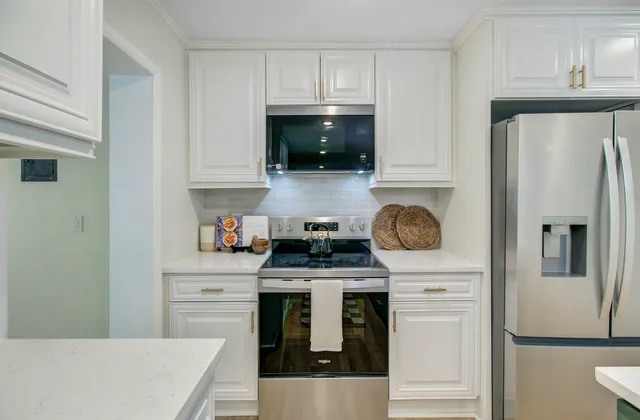 $775,000 | 1223 Charlestowne Drive, Charleston, SC 29407