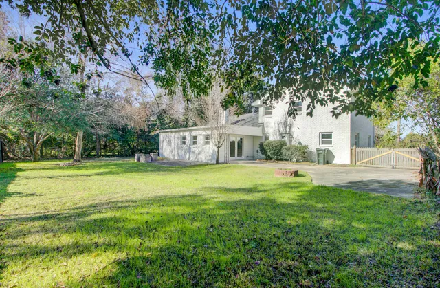 $775,000 | 1223 Charlestowne Drive, Charleston, SC 29407