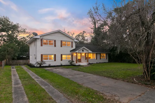 $775,000 | 1223 Charlestowne Drive, Charleston, SC 29407