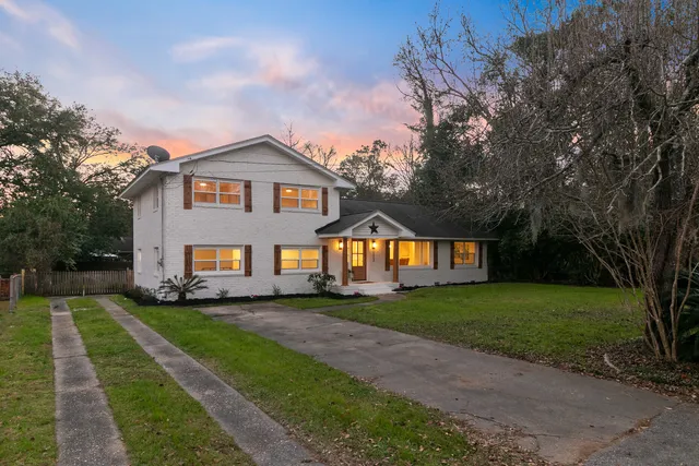 $775,000 | 1223 Charlestowne Drive, Charleston, SC 29407
