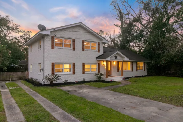 $775,000 | 1223 Charlestowne Drive, Charleston, SC 29407