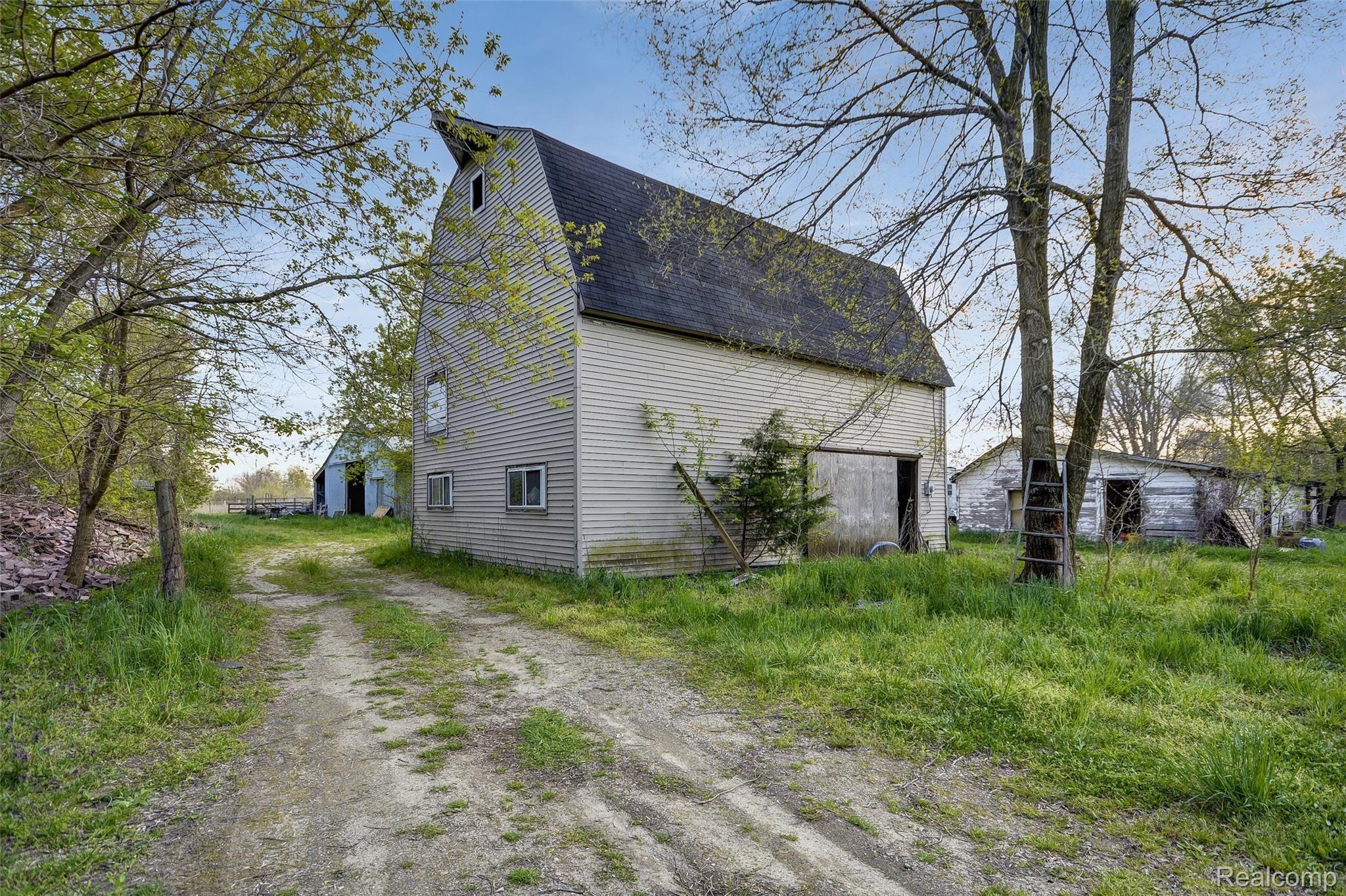 49905 Bog Road Belleville, MI 48111 - Photo 13 of 56 47.jpg
