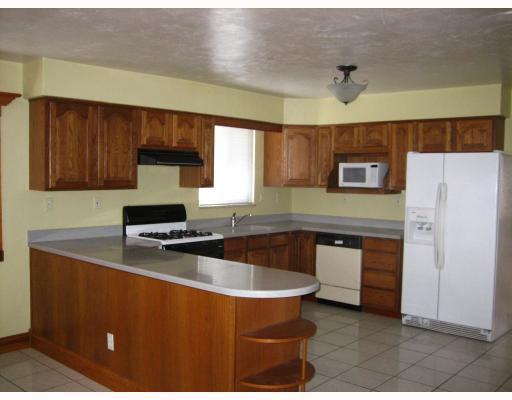 321 Beadling Rd. Mt. Lebanon, PA 15228 - Photo 5 of 13 Kitchen.