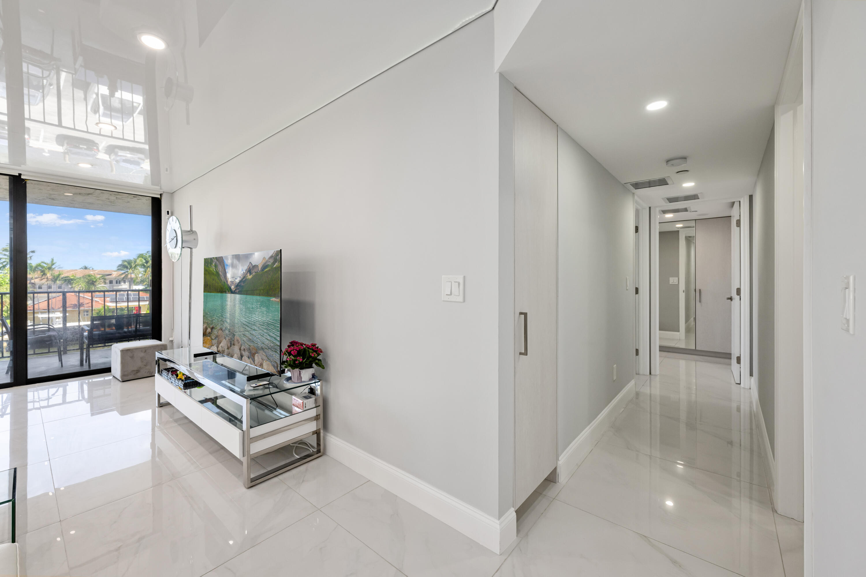899 Jeffery Street, Unit 308 Boca Raton, FL 33487 - Photo 19 of 46 DSC_2317