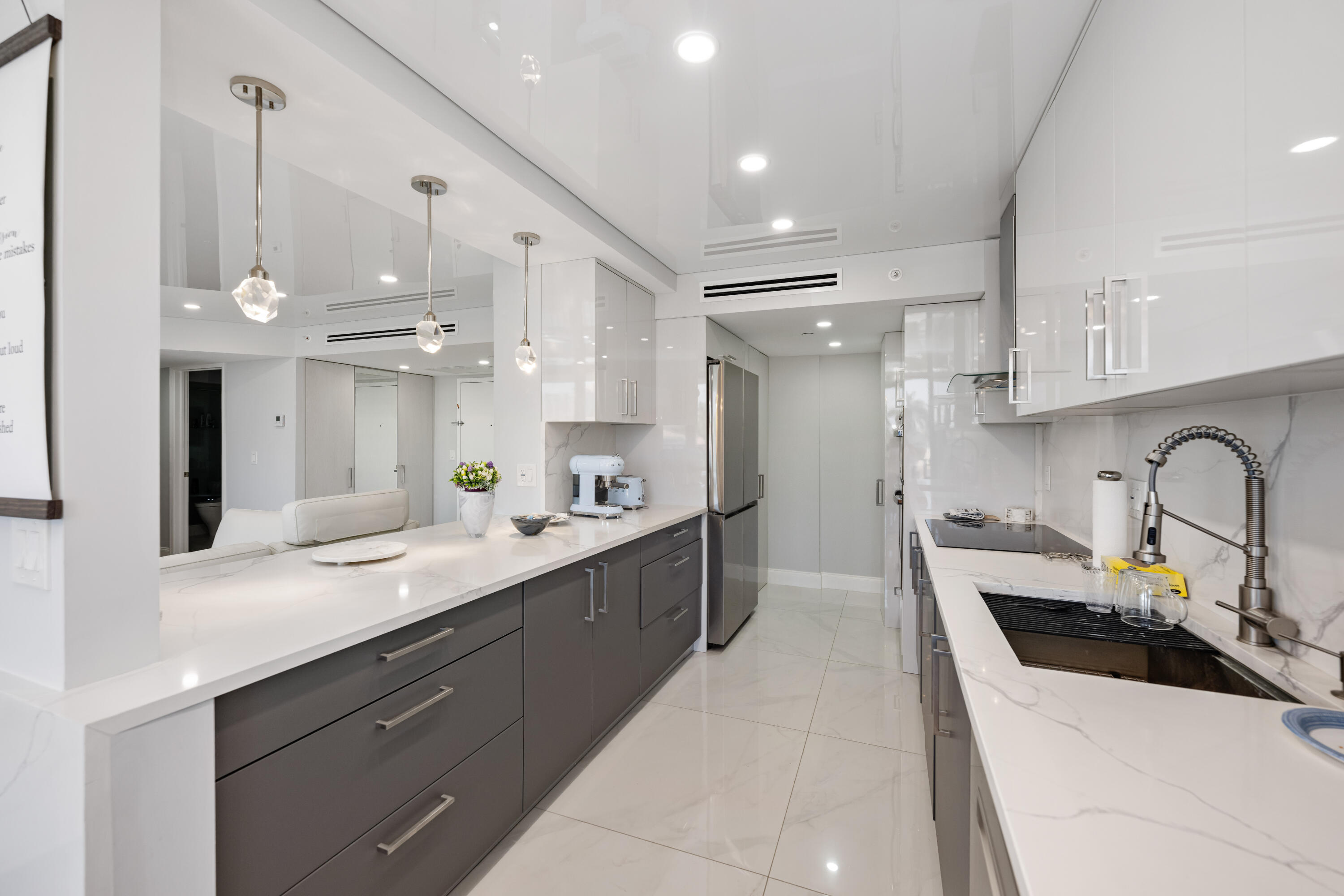 899 Jeffery Street, Unit 308 Boca Raton, FL 33487 - Photo 2 of 46 DSC_2335