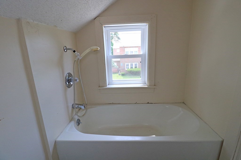 46 Pendleton Avenue Springfield, MA 01109 - Photo 36 of 42