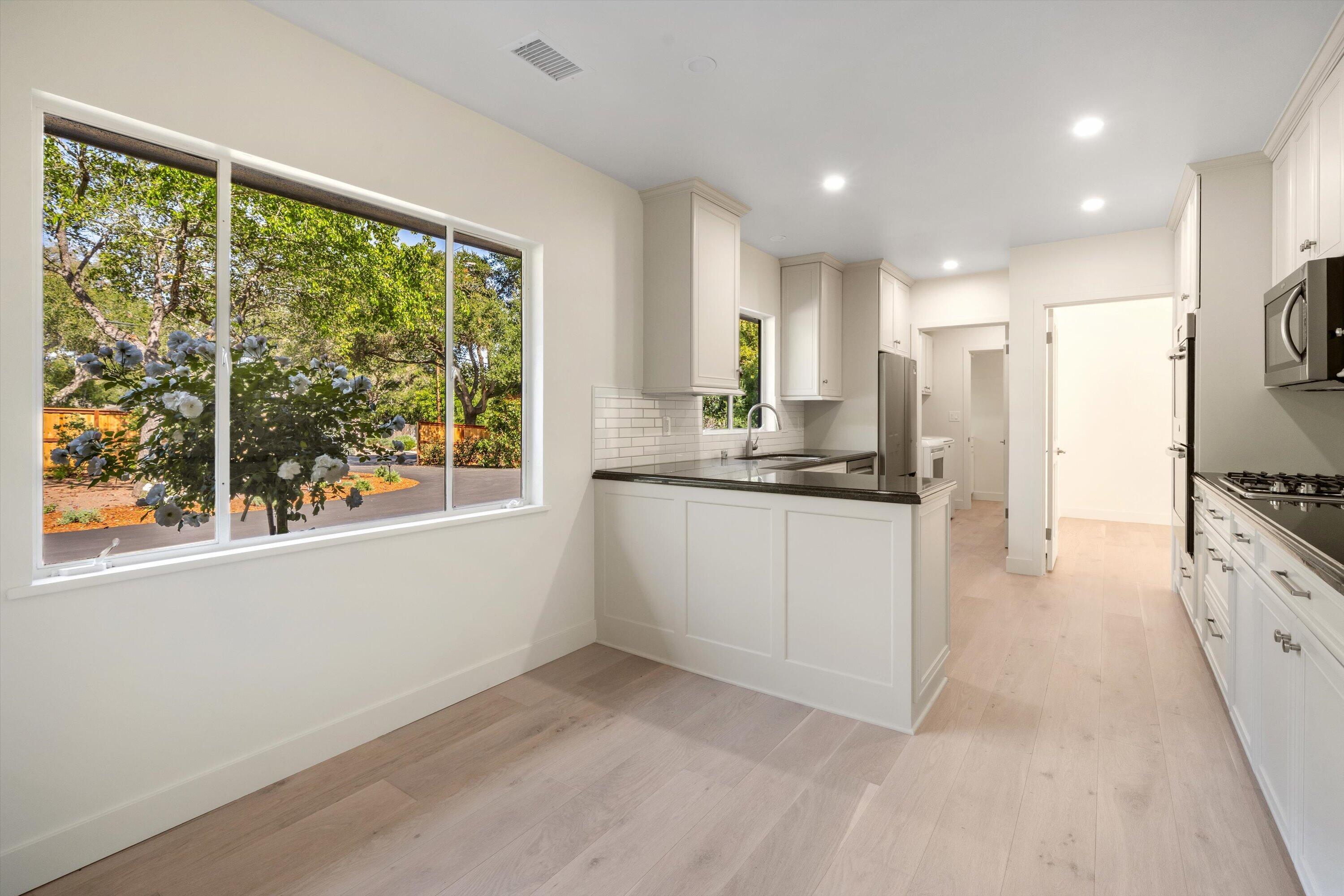 579 Hot Springs Road Montecito, CA 93108 - Photo 10 of 28 Kitchen