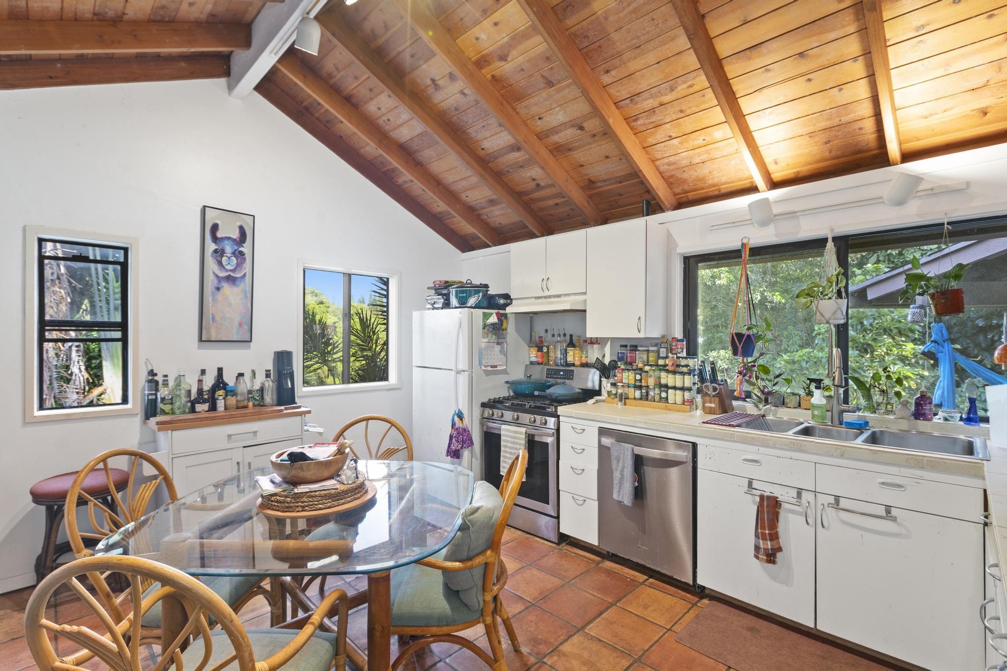 105 East Kuiaha Road Haiku, HI 96708 - Photo 16 of 49