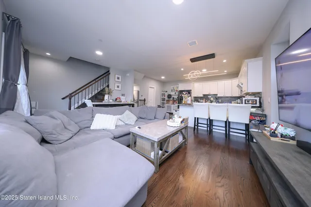 $799,000 | Undisclosed Address | Emerson Hill