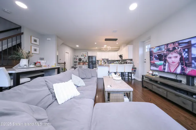 $799,000 | Undisclosed Address | Emerson Hill