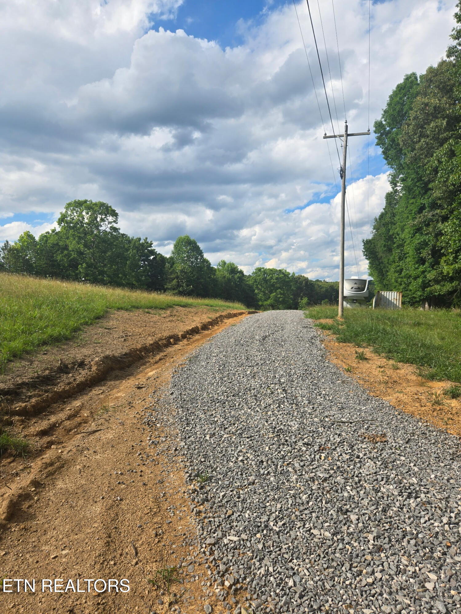 1460 Big Neck Road Grandview, TN 37337 - Photo 22 of 32 Driveway