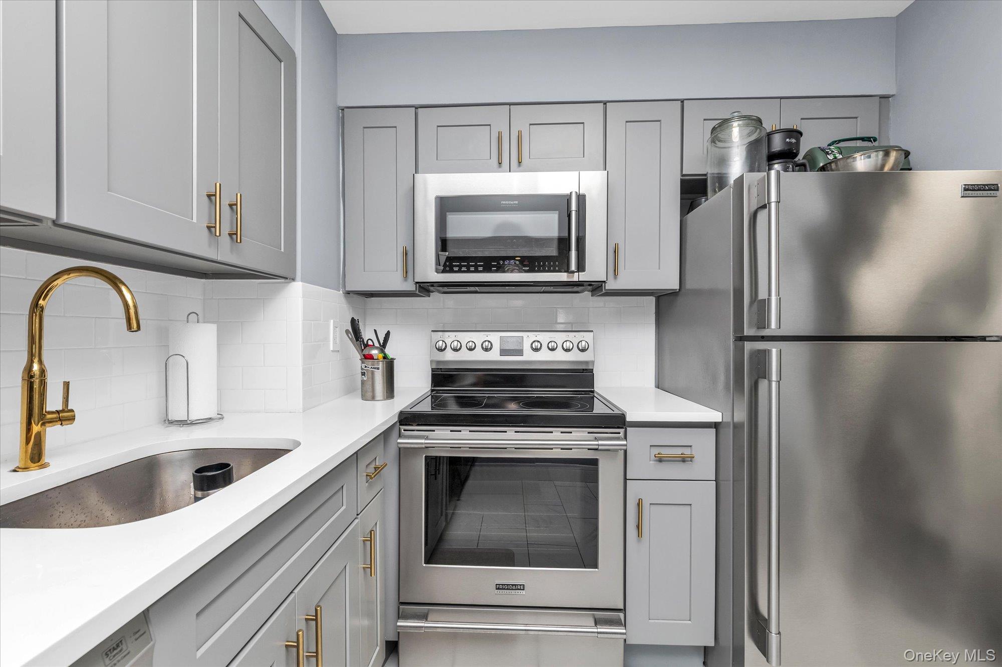 360 Shore Road, Unit 2C Long Beach, NY 11561 - Photo 5 of 23