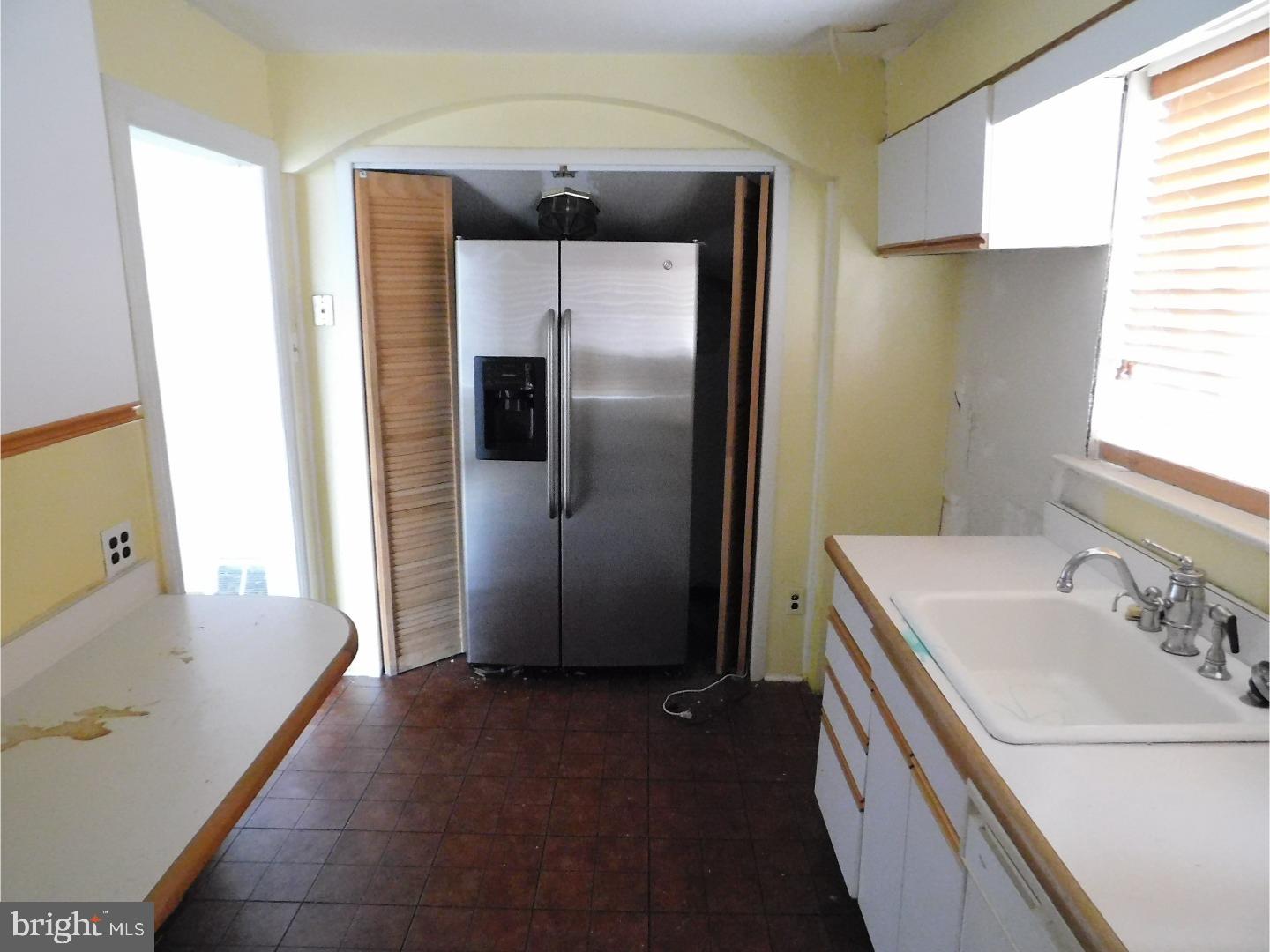 255 Richfield Road Upper Darby, PA 19082 - Photo 7 of 21