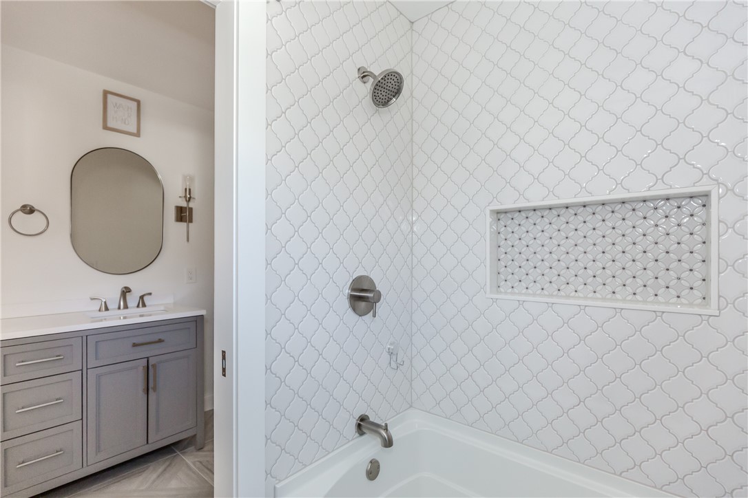 141 Fox Ridge Drive Cranston, RI 02921 - Photo 38 of 47 second floor full bath