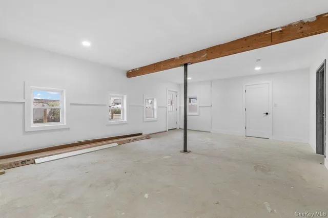 $659,999 | 873 South 7th Street, Lindenhurst, NY 11757