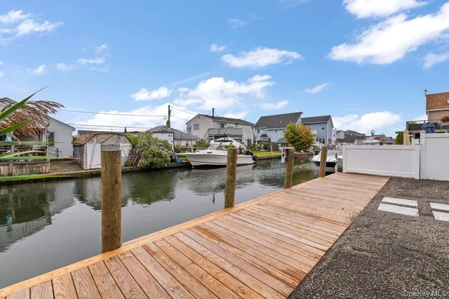 $659,999 | 873 South 7th Street, Lindenhurst, NY 11757
