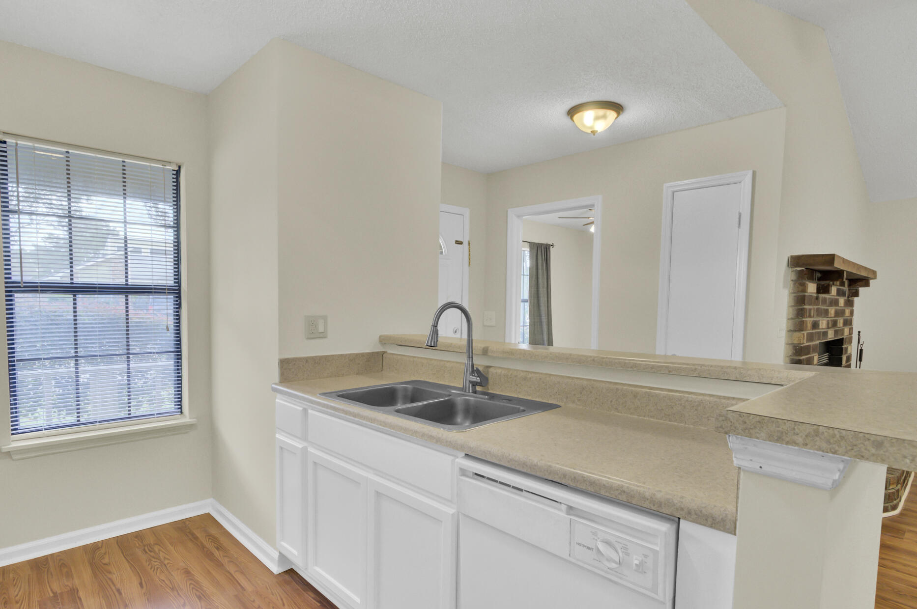 423 Miami Street, Unit B Ladson, SC 29456 - Photo 11 of 32 Kitchen