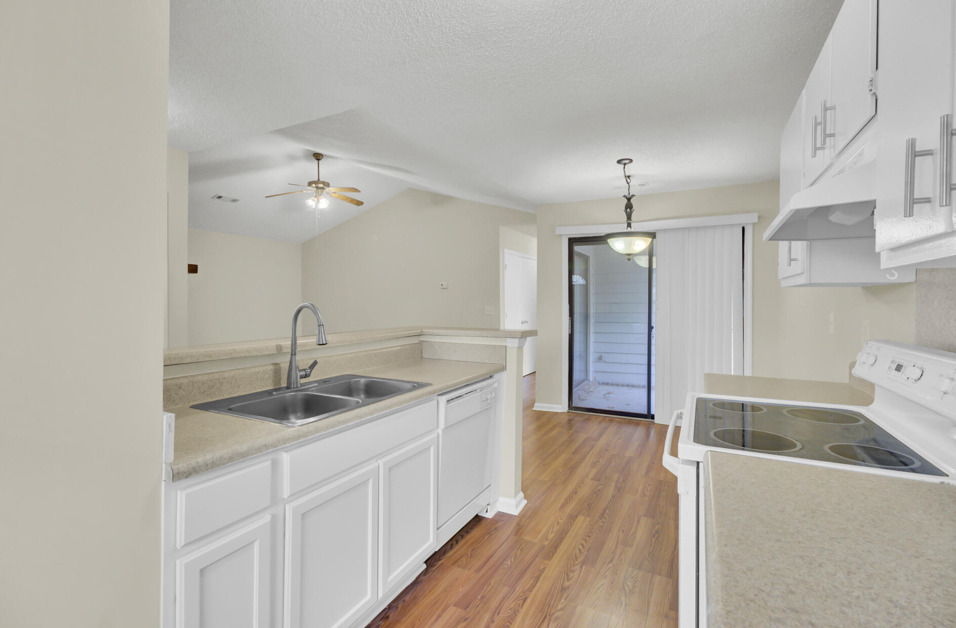 423 Miami Street, Unit B Ladson, SC 29456 - Photo 12 of 32 Kitchen