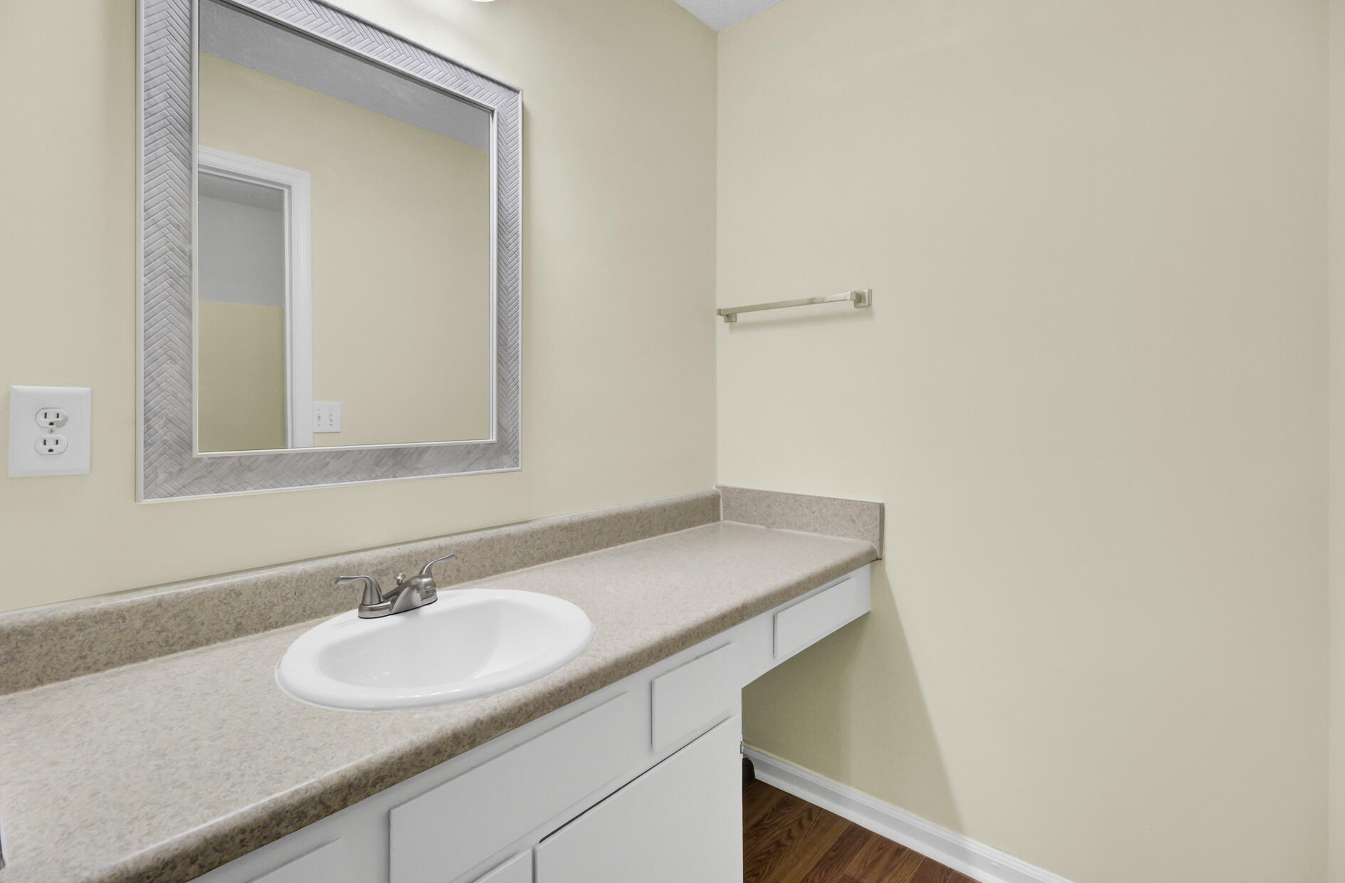 423 Miami Street, Unit B Ladson, SC 29456 - Photo 20 of 32 Primary Bath