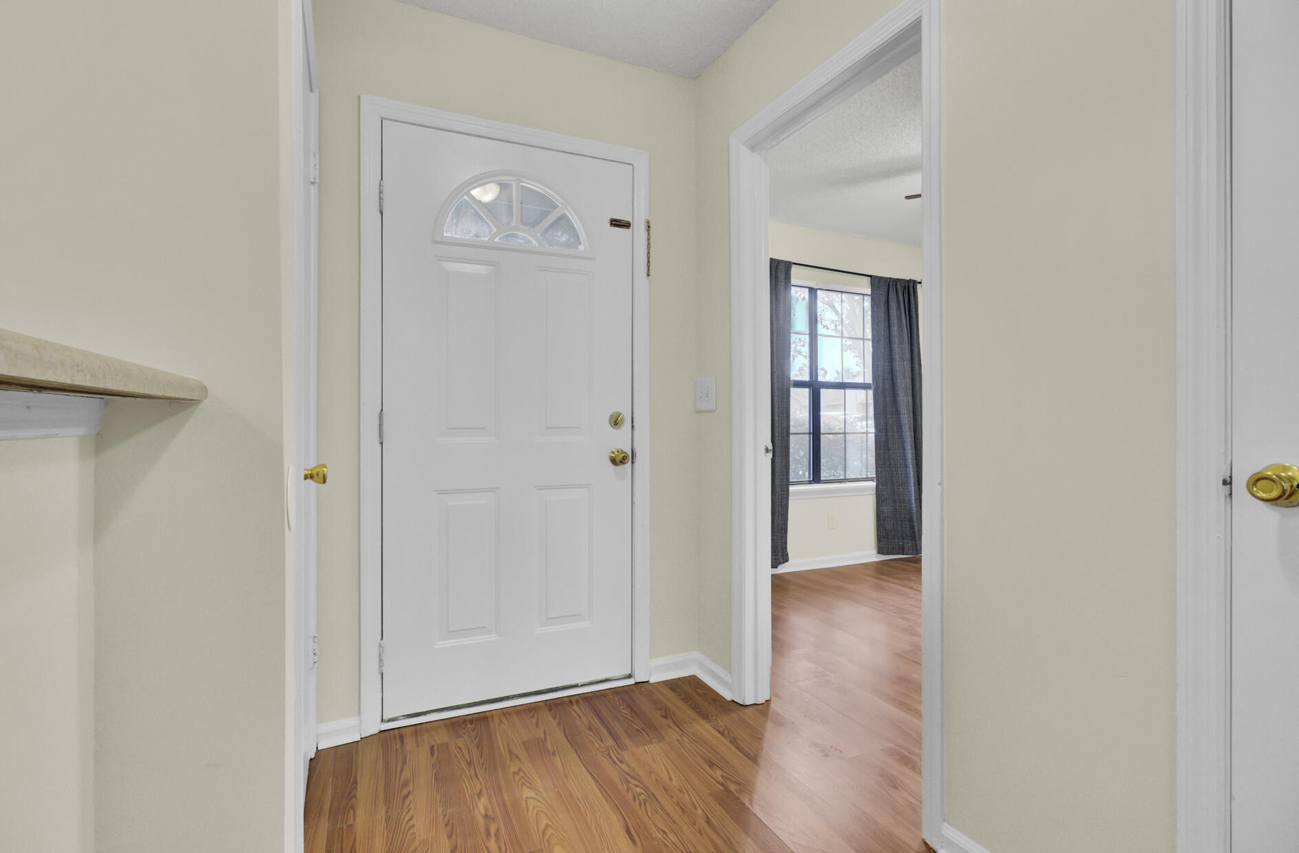 423 Miami Street, Unit B Ladson, SC 29456 - Photo 4 of 32 Entryway