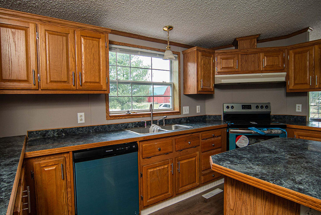 369 South Hawkins Road Reed City, MI 49677 - Photo 10 of 33 DSC_8667