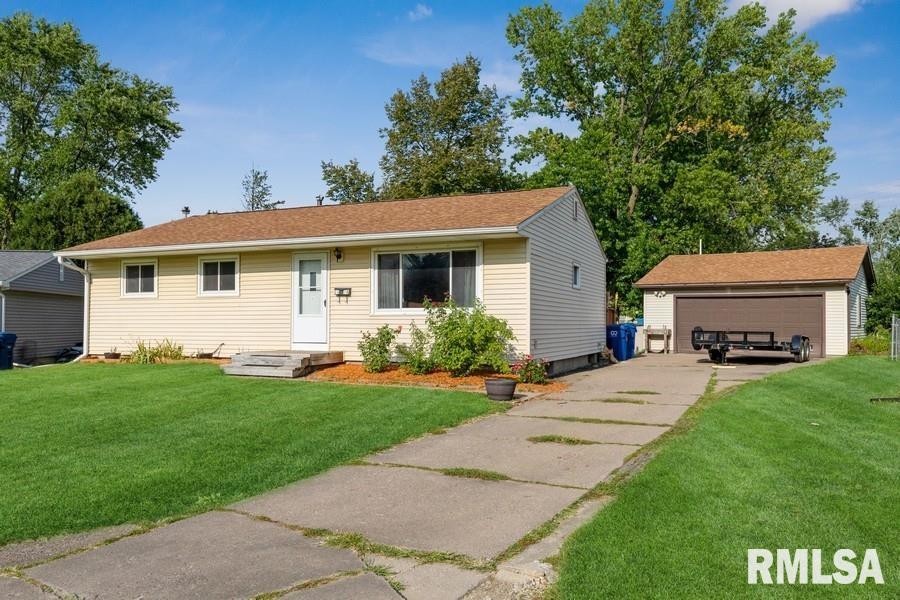 3119 Woodmayr Road Bettendorf, IA 52722 - Photo 2 of 15 Gallery Image 2