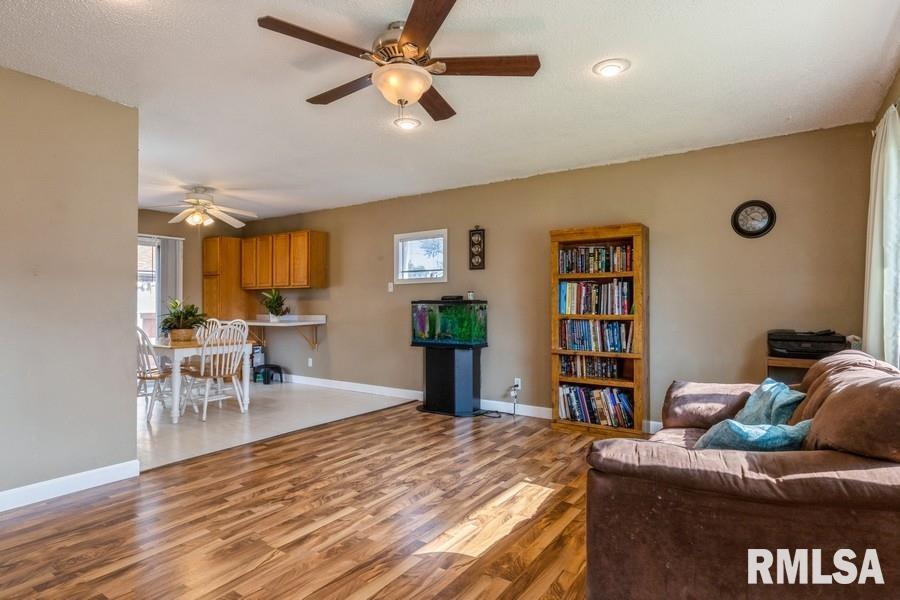3119 Woodmayr Road Bettendorf, IA 52722 - Photo 3 of 15 Gallery Image 3