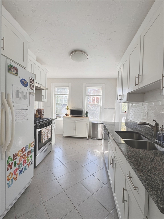 40 Howie Street, Unit 40 Melrose, MA 02176 - Photo 9 of 15