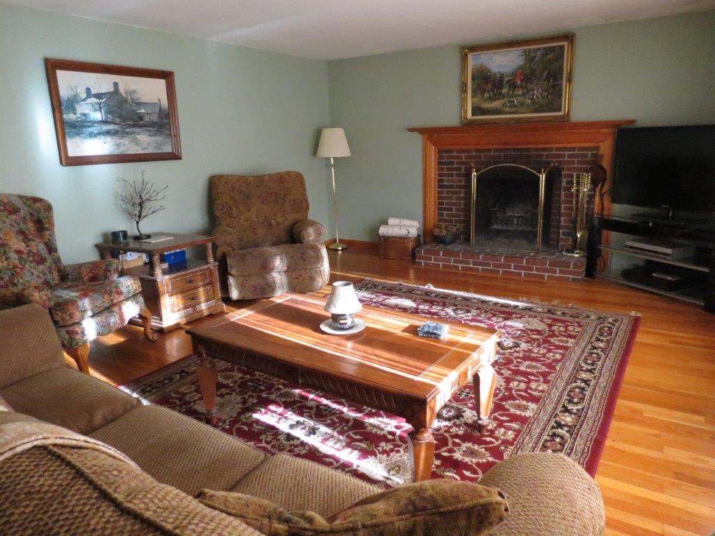 662 Portland Street Rochester, NH 03867 - Photo 2 of 25
