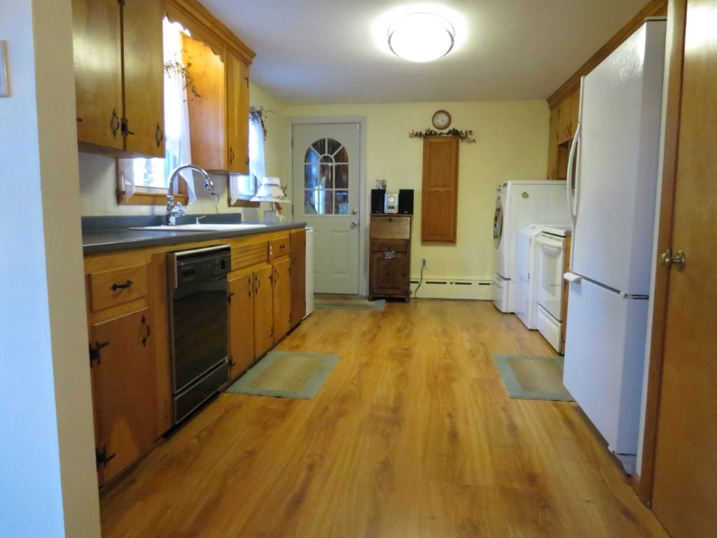 662 Portland Street Rochester, NH 03867 - Photo 7 of 25