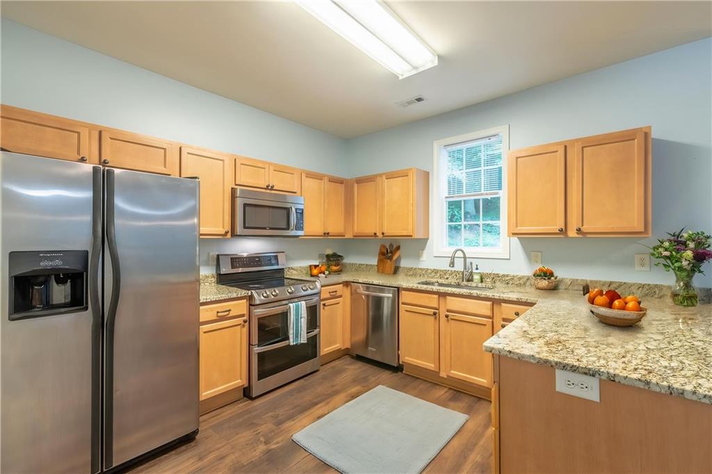 5181 Heather Road Southeast Smyrna, GA 30082 - Photo 3 of 28
