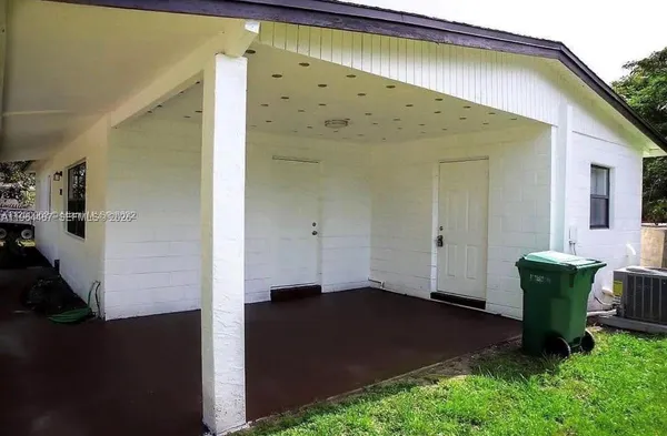 $2,100 | 212 North 41st Street, Fort Pierce, FL 34947