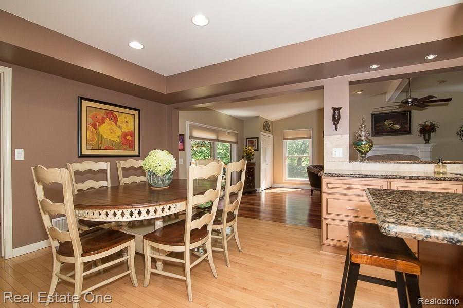 471 Lake Forest Road Rochester, MI 48309 - Photo 13 of 41 _OL_2304_Lake_Forest_W043.jpg