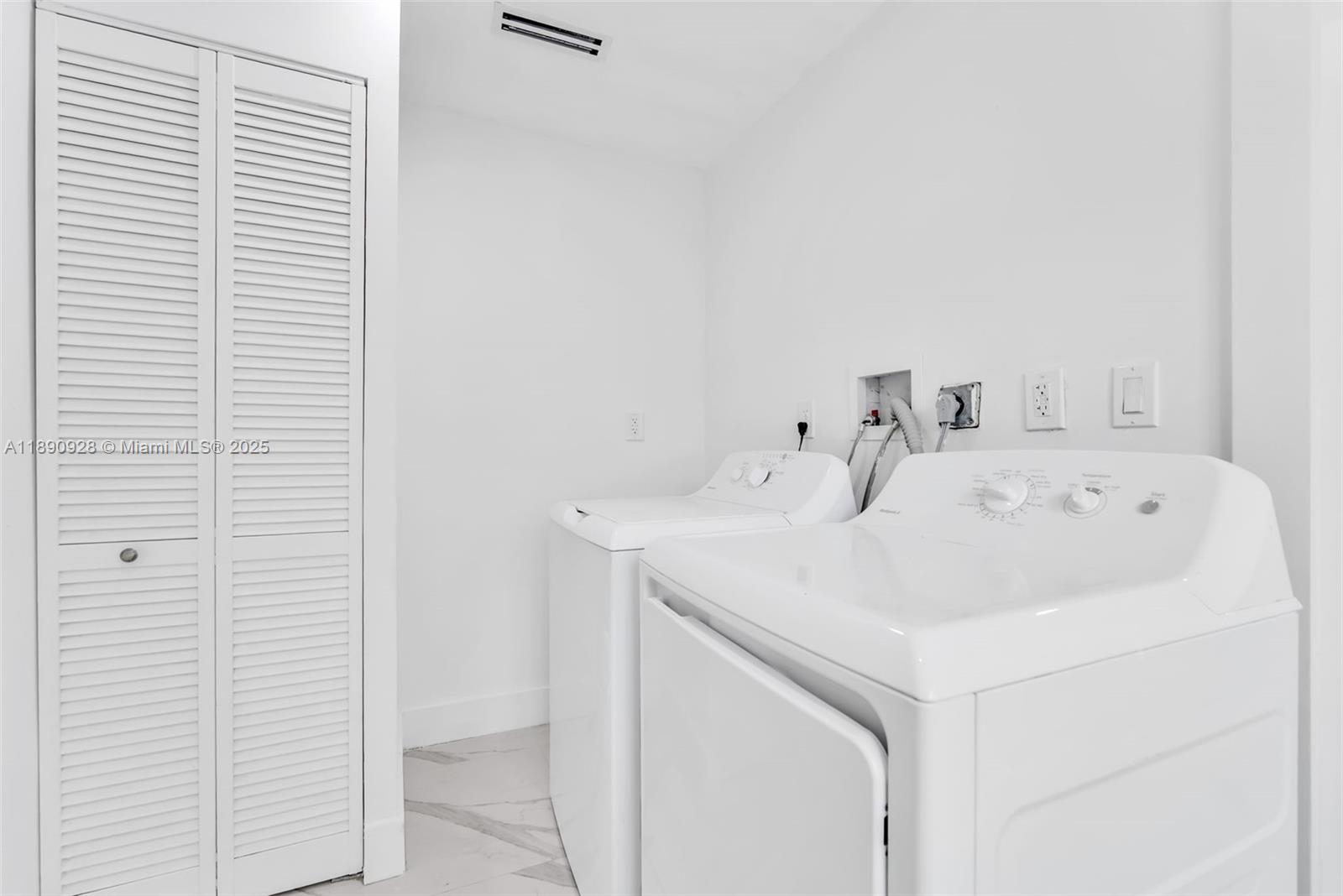 875 East 8th Street Hialeah, FL 33010 - Photo 25 of 36