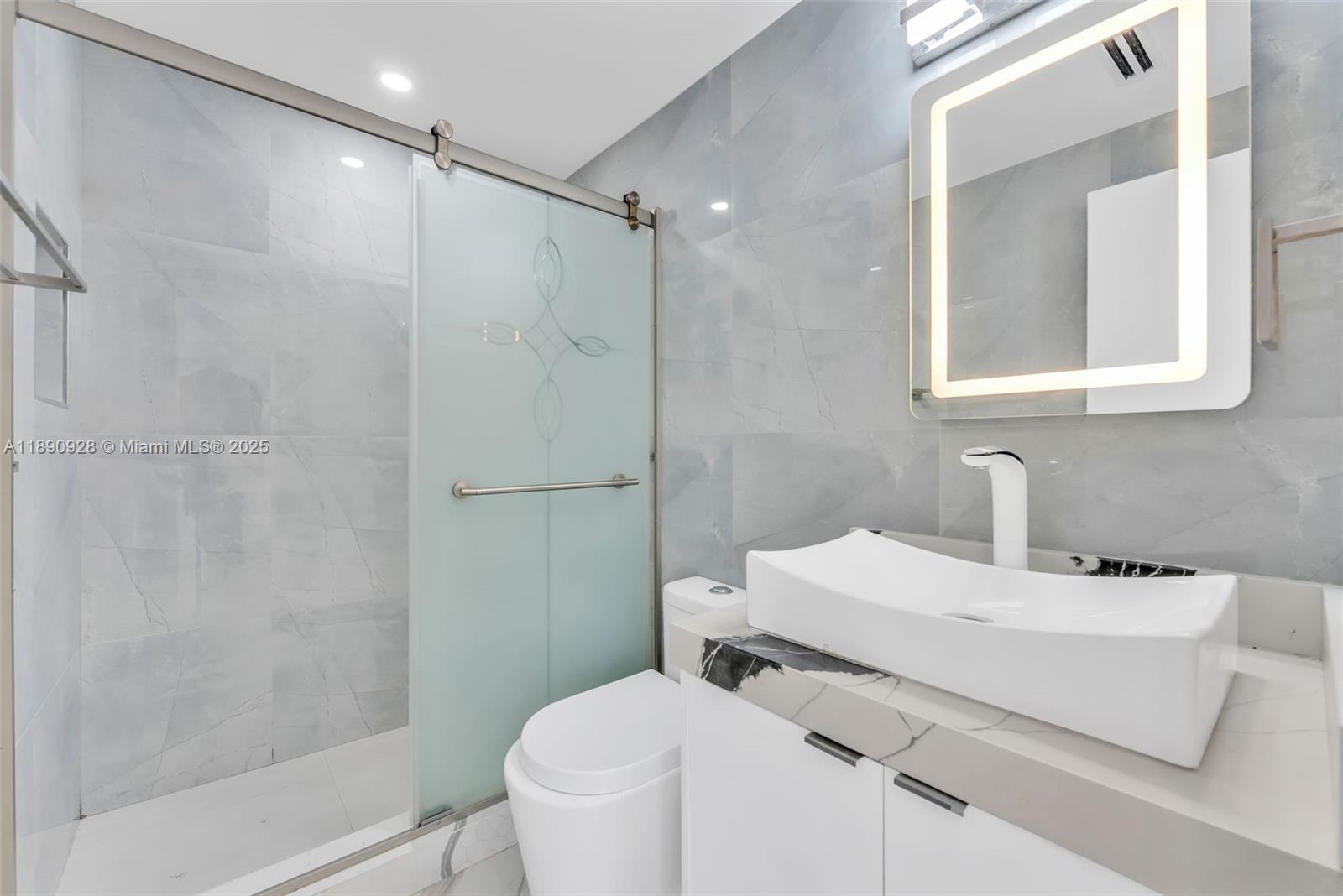 875 East 8th Street Hialeah, FL 33010 - Photo 30 of 36