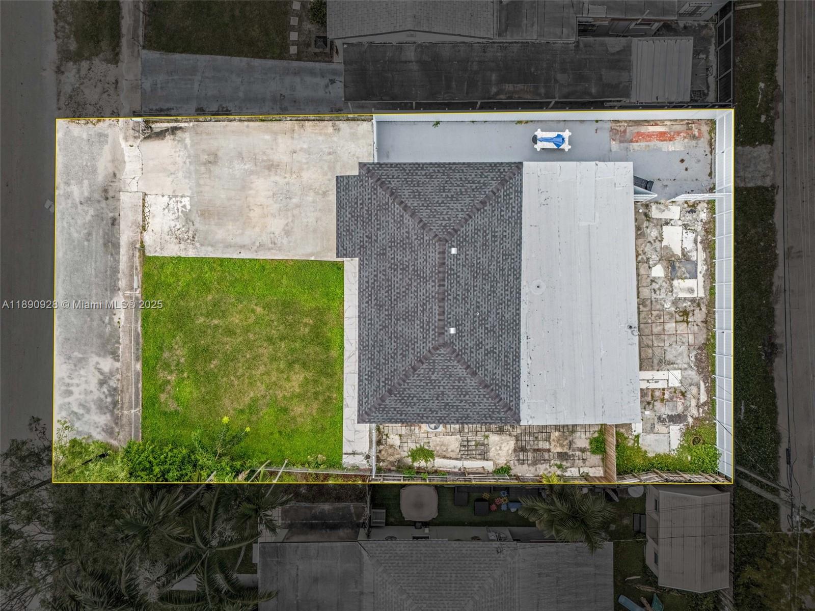 875 East 8th Street Hialeah, FL 33010 - Photo 31 of 36