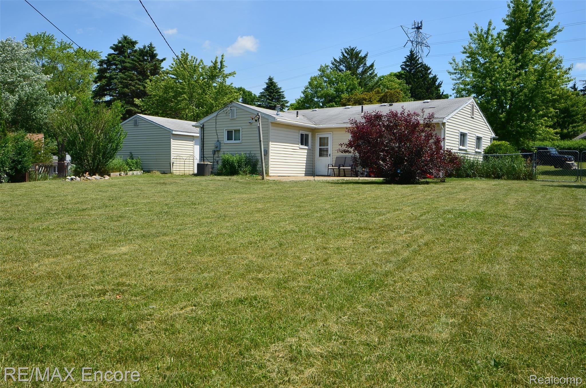 7859 Dubuque Road Clarkston, MI 48348 - Photo 37 of 39 DSC_0161.JPG