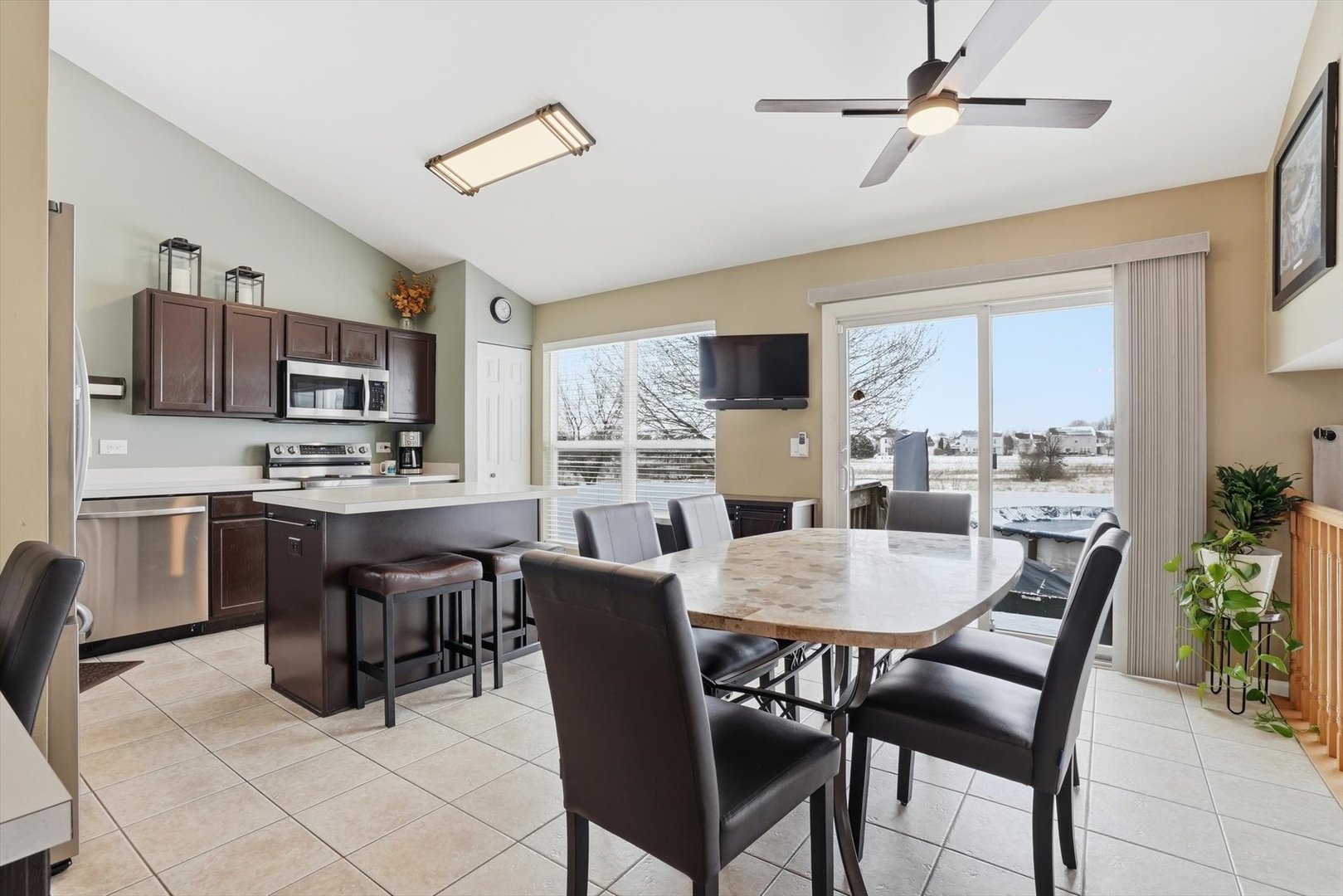 1600 Prairieview Boulevard Bolingbrook, IL 60490 - Photo 16 of 33