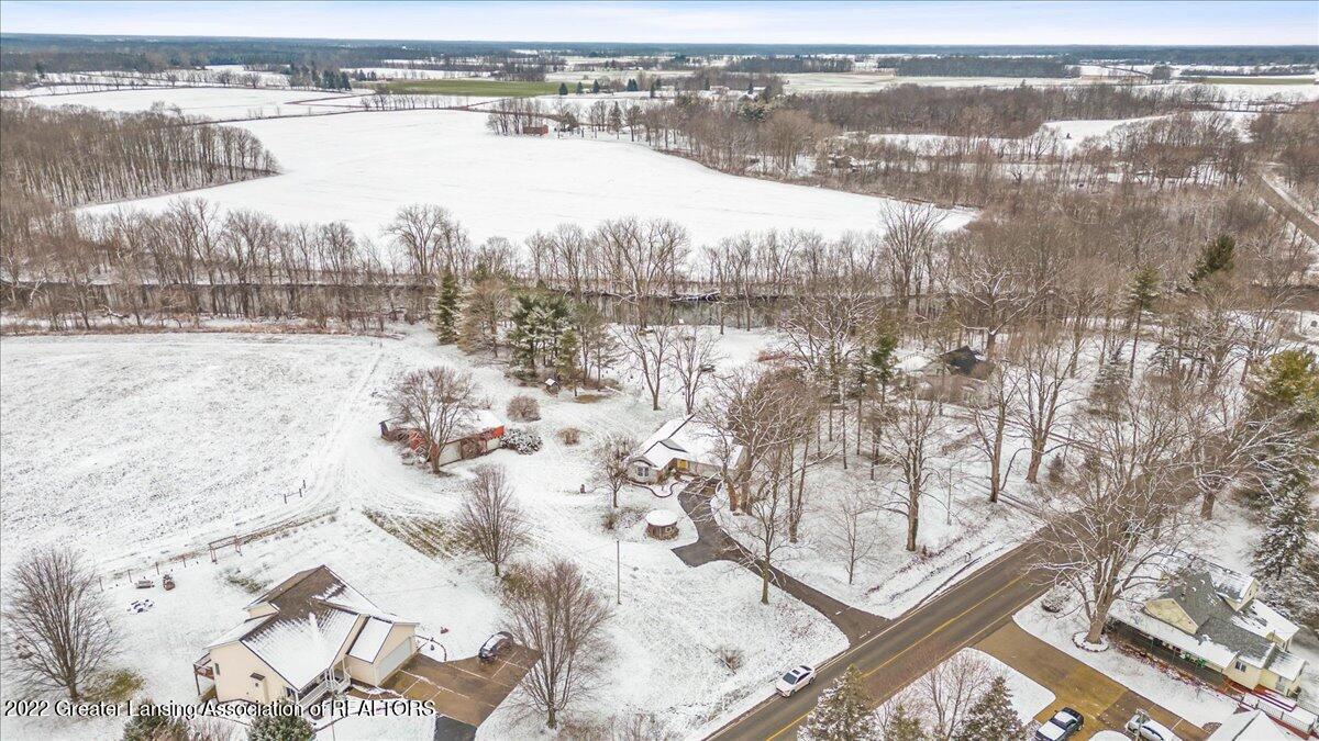 6746 Cole Road Bancroft, MI 48414 - Photo 2 of 57 02-Media Jett-5