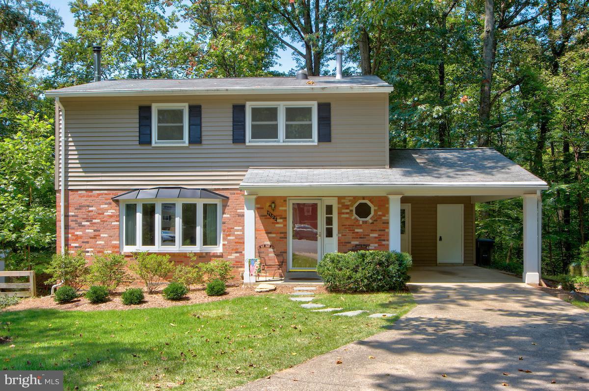 7102 Hadlow Court Springfield, VA 22152 - Photo 2 of 38 Updated Windows and Siding!