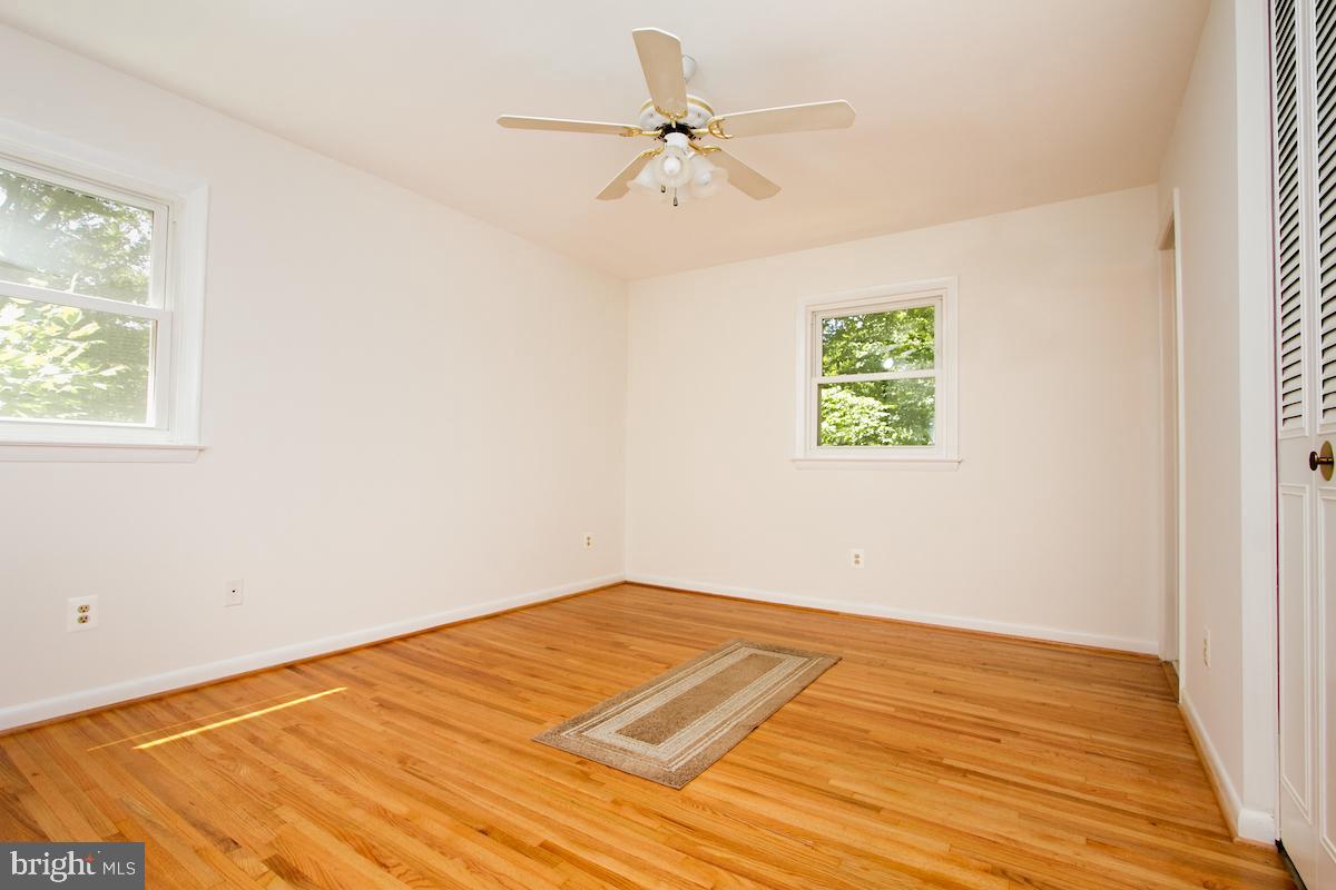 7102 Hadlow Court Springfield, VA 22152 - Photo 25 of 38 Spacious Master Bedroom