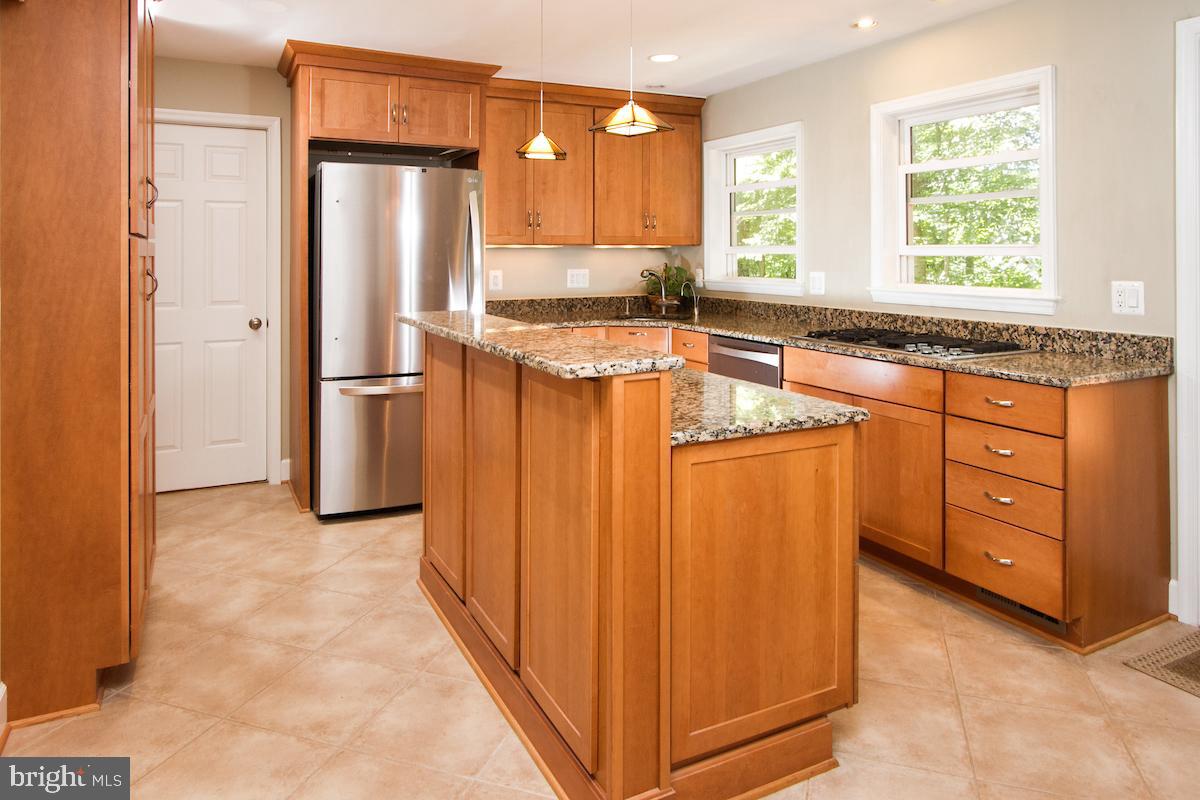 7102 Hadlow Court Springfield, VA 22152 - Photo 10 of 38 Gourmet Kitchen with tile floors